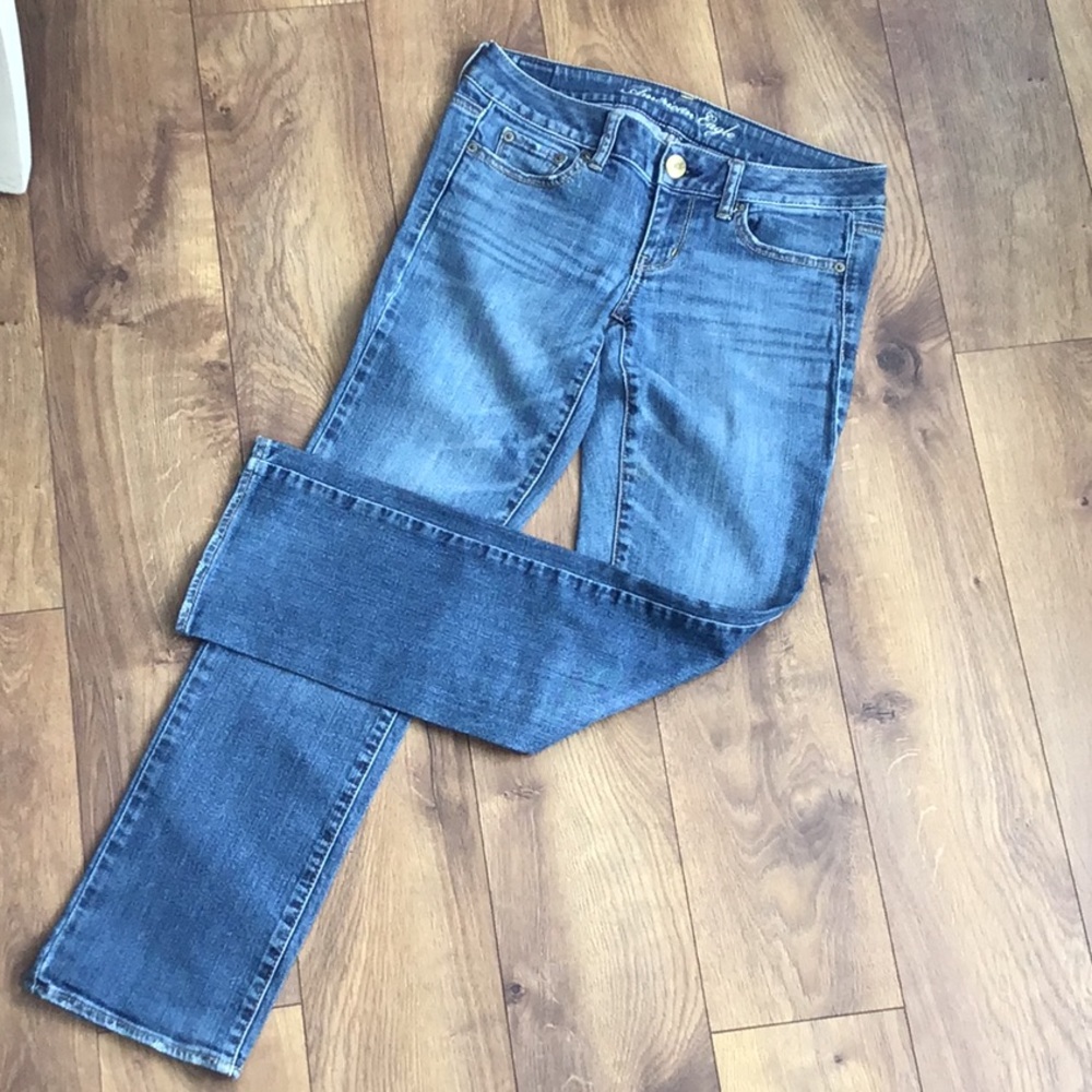 AMERICAN EAGLE STRAIGHT STRETCH JEANS